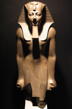 Tut-Moses III (Men-kheper-re; basalt, Luxor Museum)